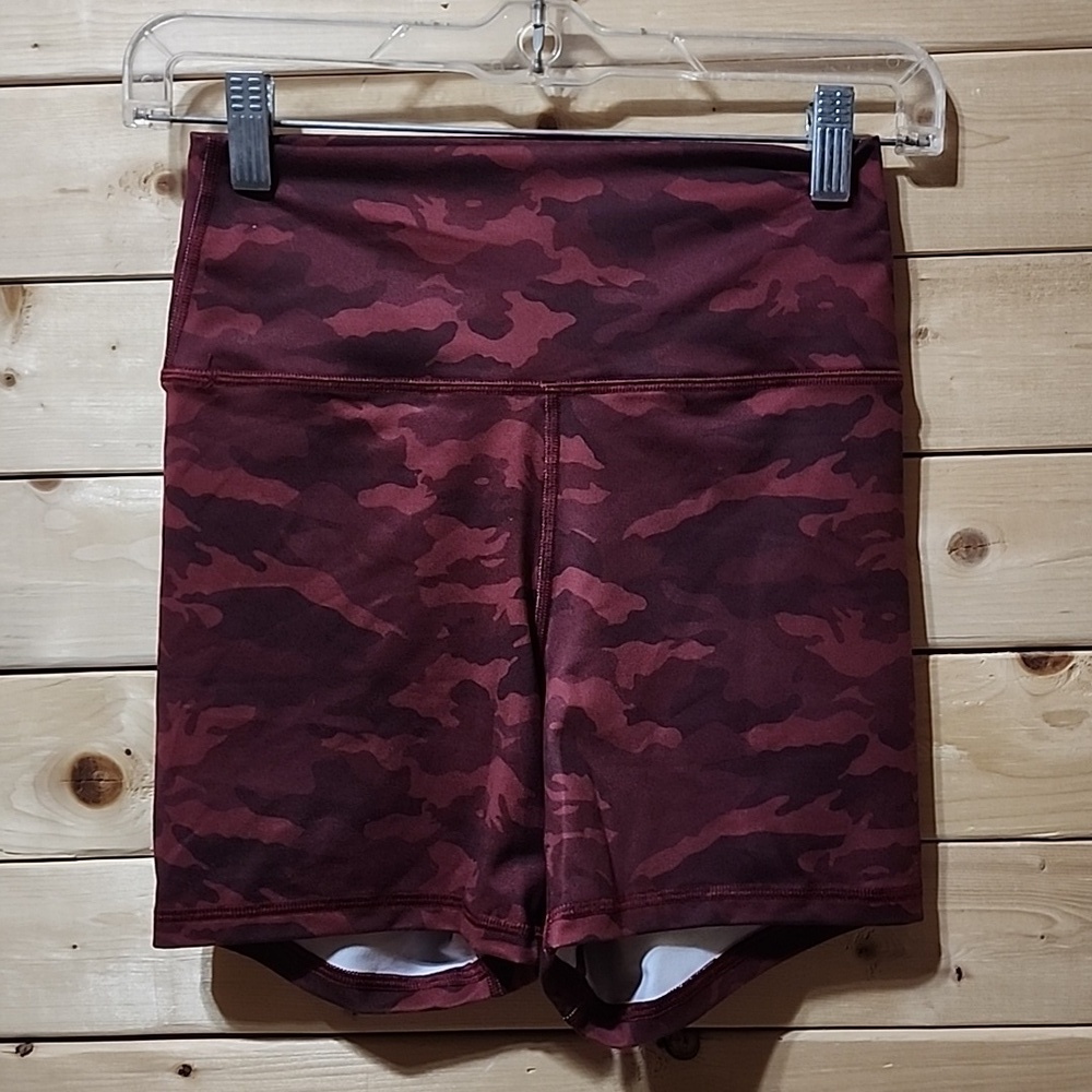 Fleo Camo Shorts Size Small